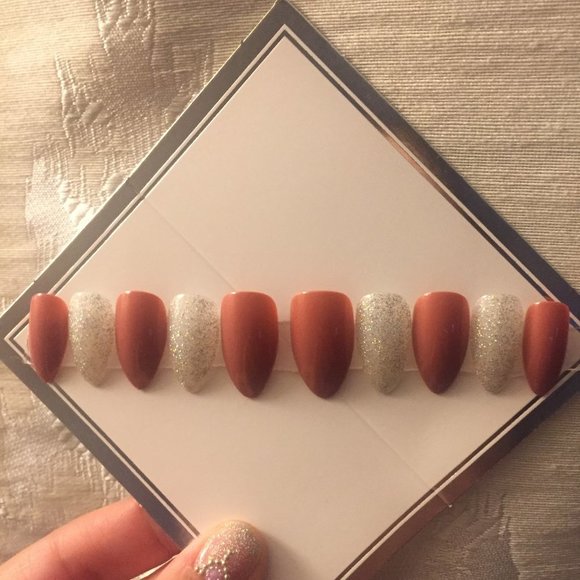 These Holographic and mauve/pink press on nails pPN81 - Picture 4 of 5